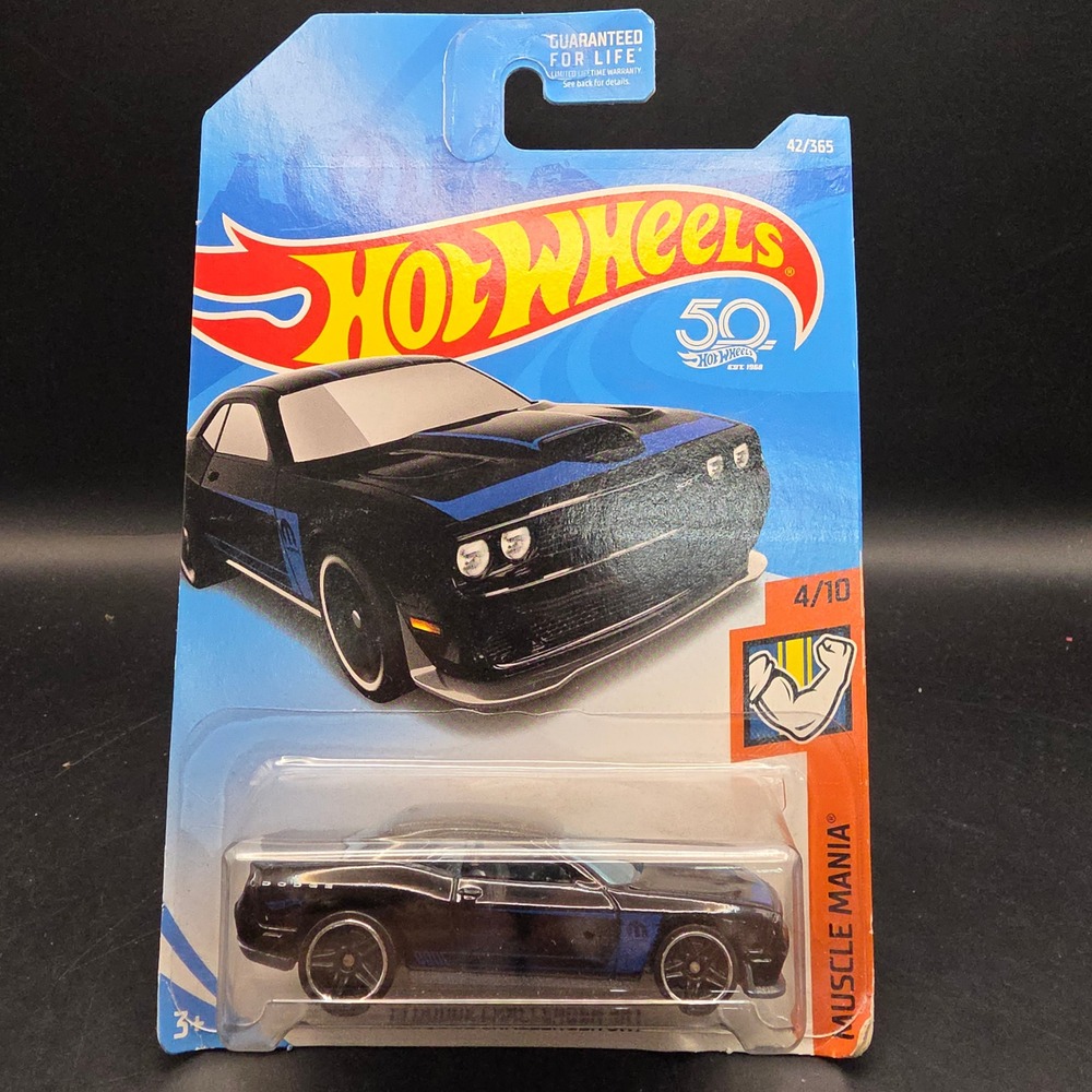 Hot Wheels '15 Dodge Challenger SRT Black 2018 Muscle Mania 4/10
